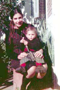 Diana Oesterheld con su hijo